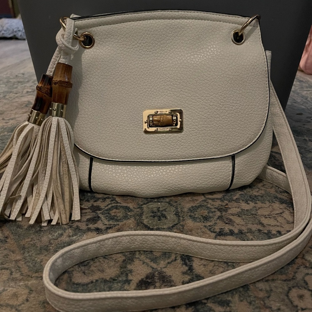 SONDRA ROBERTS Crossbody Bag Handbag Purse WHITE MODERN DESIGN-IVORY color